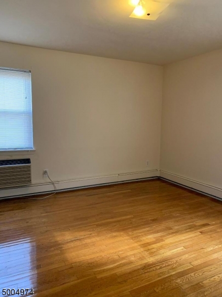 16 Roosevelt Place Montclair NJ 07042