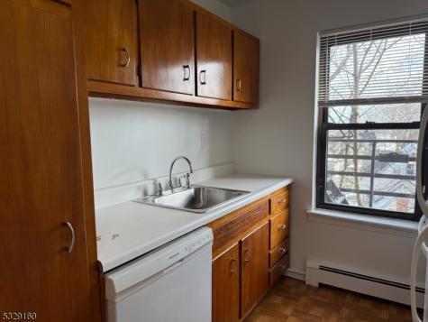 16 Roosevelt Place Montclair NJ 07042