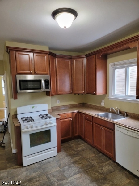 22 Lyons Place Elizabeth NJ 07202