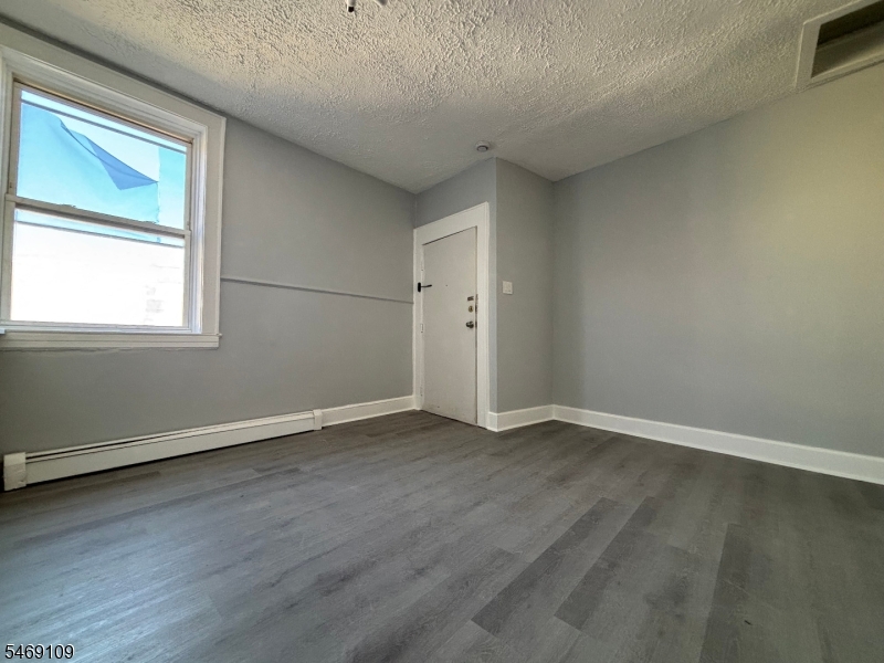 147 Elm Street Newark NJ 07105