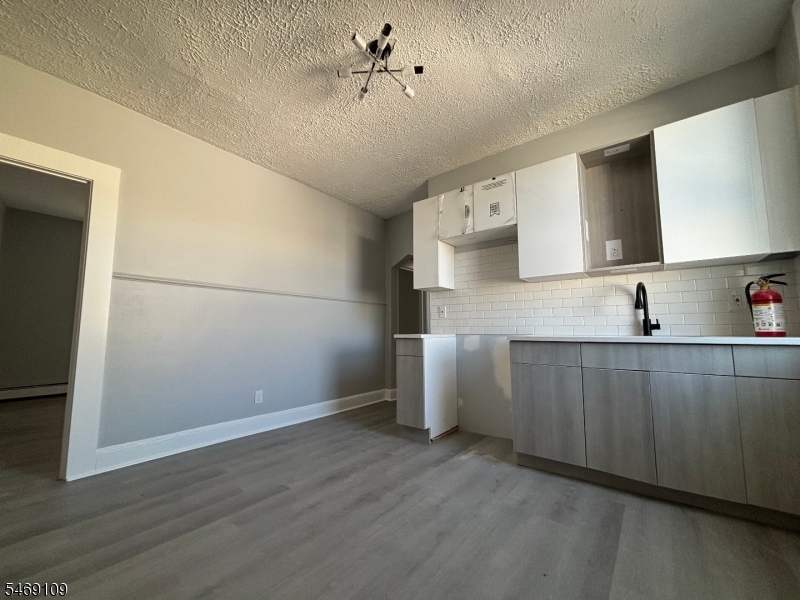147 Elm Street Newark NJ 07105