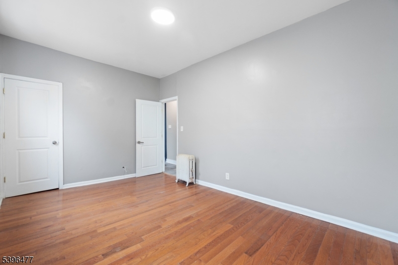 337 Leslie Street Newark NJ 07112