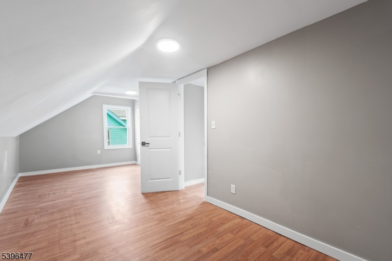 337 Leslie Street Newark NJ 07112
