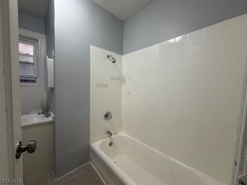 729 Ml King Boulevard Newark NJ 07108