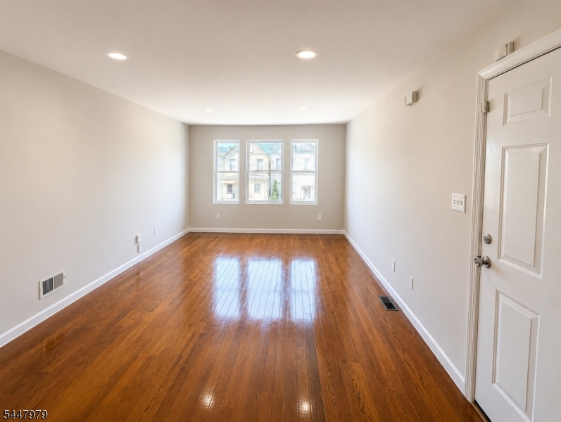 323 S Park Street Elizabeth NJ 07206