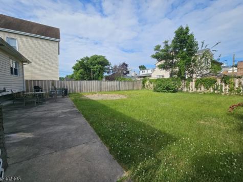 15 Dell Glen Avenue Lodi NJ 07644