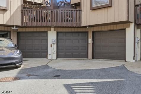 15 Delbarton Court Washington NJ 07840