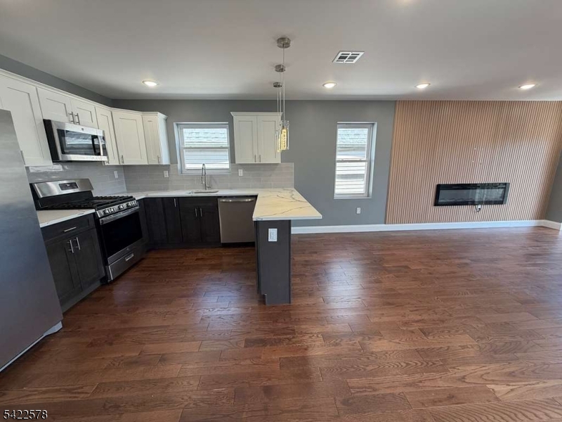 225 S 9th Street Newark NJ 07103
