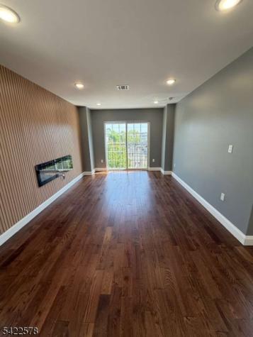 225 S 9th Street Newark NJ 07103