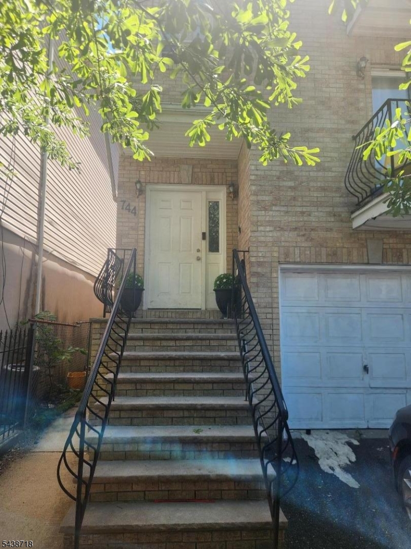 744 S 12th Street Newark NJ 07103