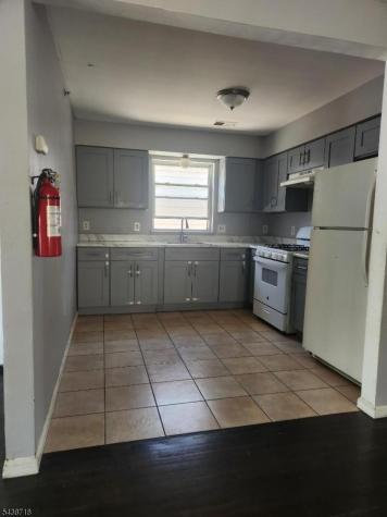744 S 12th Street Newark NJ 07103