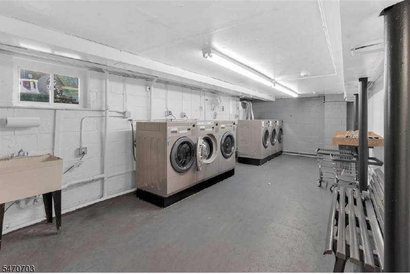 186 Terhune Avenue Lodi NJ 07644