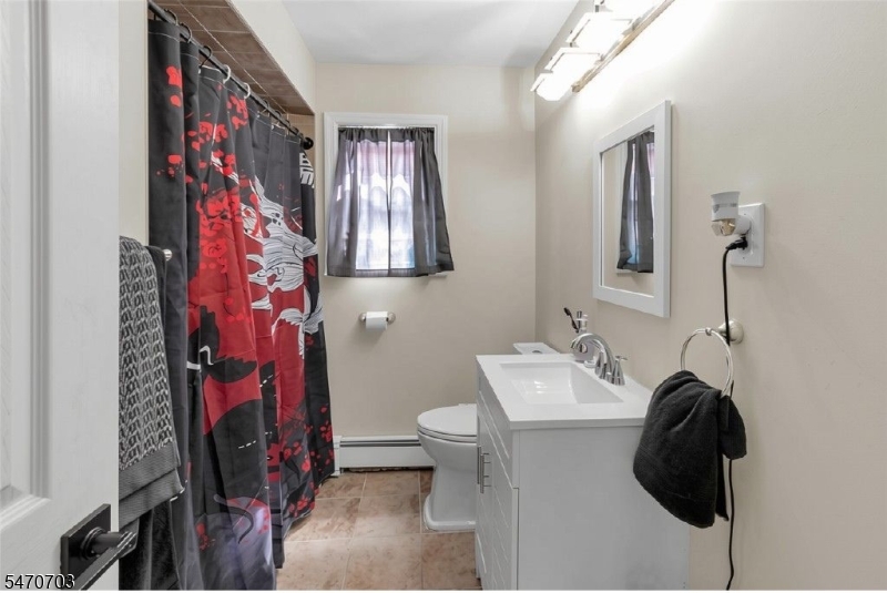186 Terhune Avenue Lodi NJ 07644