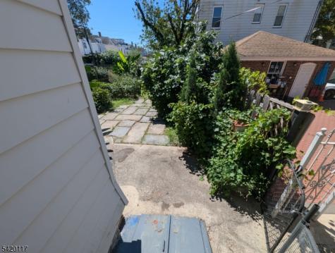 124 2ND Avenue Newark NJ 07104