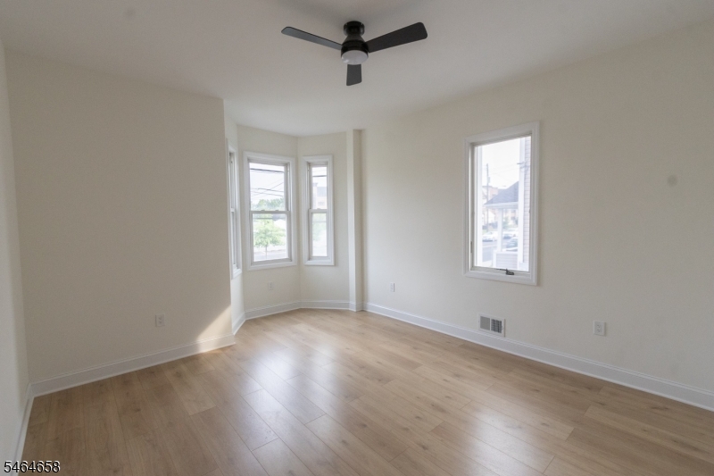 337 W Clay Avenue Roselle Park NJ 07204