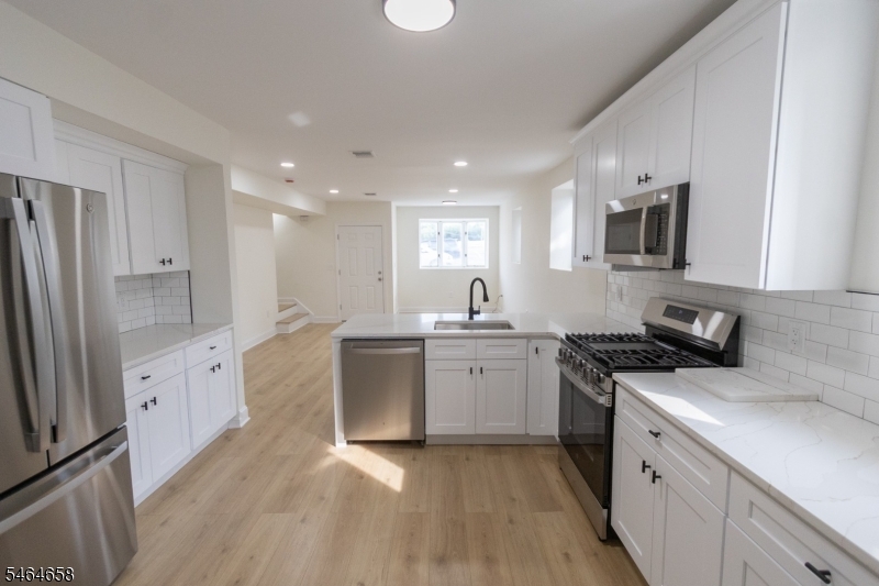 337 W Clay Avenue Roselle Park NJ 07204