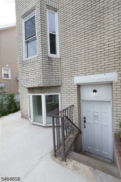 337 W Clay Avenue Roselle Park NJ 07204