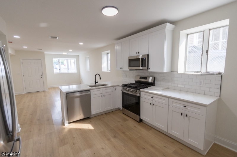 337 W Clay Avenue Roselle Park NJ 07204