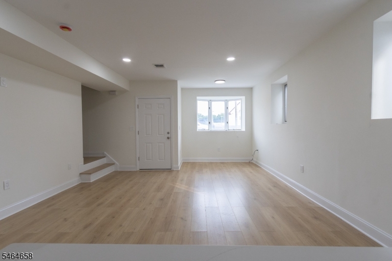 337 W Clay Avenue Roselle Park NJ 07204