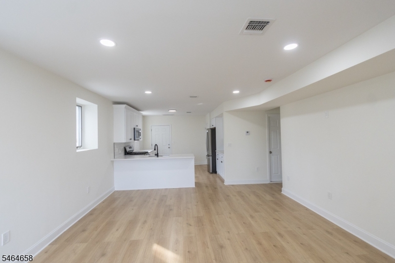 337 W Clay Avenue Roselle Park NJ 07204