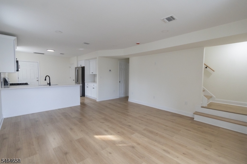 337 W Clay Avenue Roselle Park NJ 07204