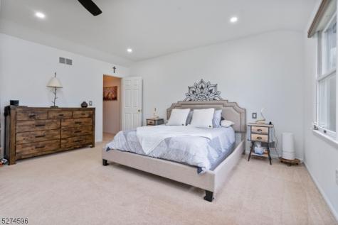 18 Pond Ridge Drive Clinton NJ 08809