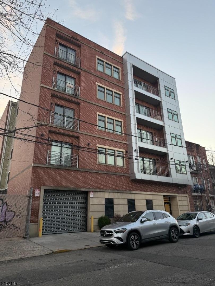 84 Walnut Street Newark NJ 07102