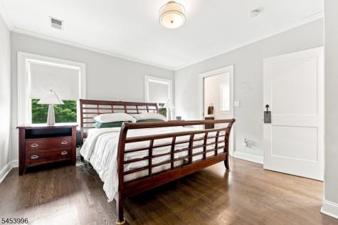 64 Montague Place Montclair NJ 07042