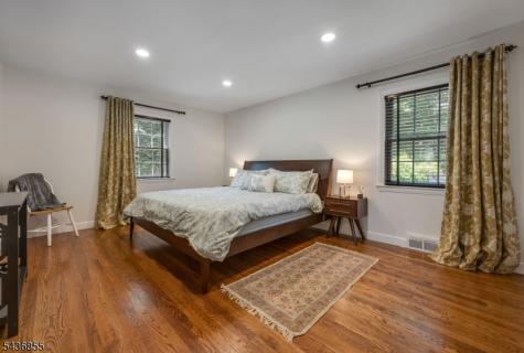496 Lincoln Avenue Ridgewood Village NJ 07450