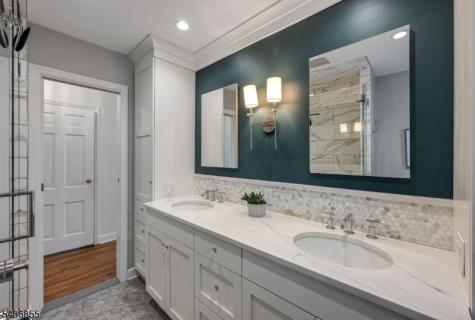 496 Lincoln Avenue Ridgewood Village NJ 07450