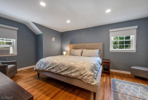 496 Lincoln Avenue Ridgewood Village NJ 07450
