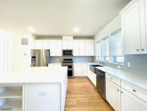 2 Gala Court Livingston NJ 07039