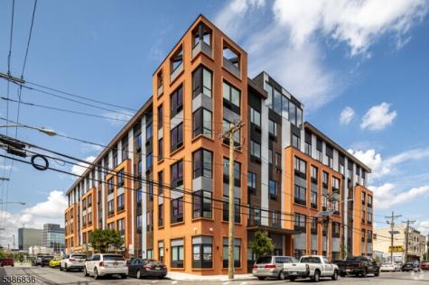 39 Madison Street Newark NJ 07105