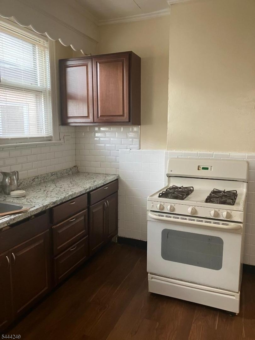 407 William Street East Orange NJ 07017