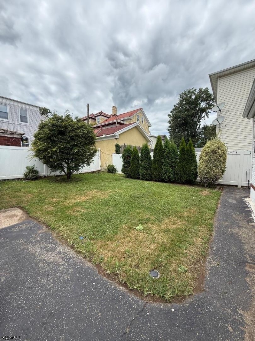 89 Chapman Place Irvington NJ 07111
