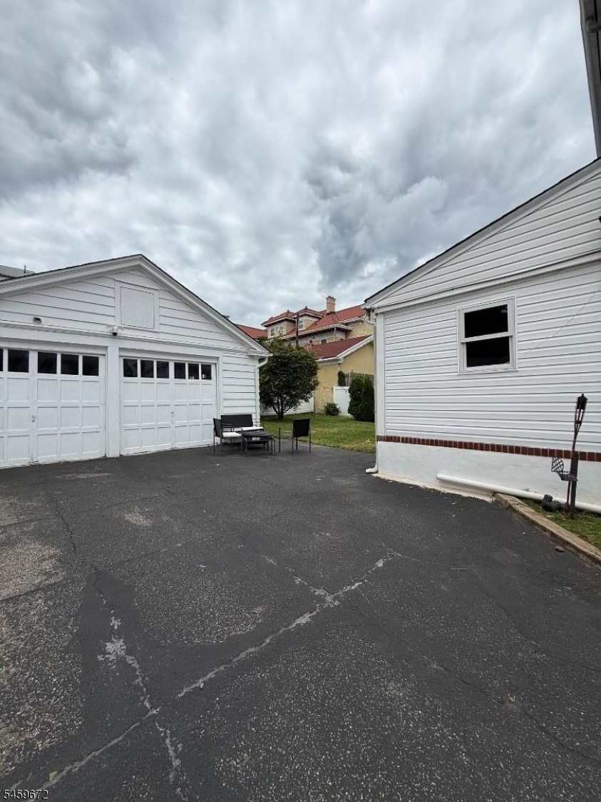 89 Chapman Place Irvington NJ 07111