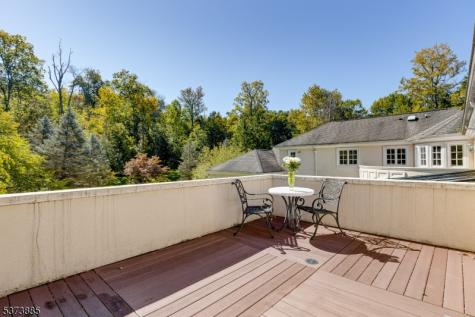 21 Stoningham Drive Warren NJ 07059