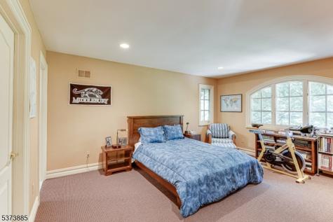 21 Stoningham Drive Warren NJ 07059