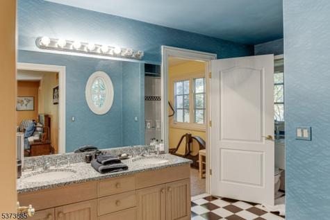 21 Stoningham Drive Warren NJ 07059