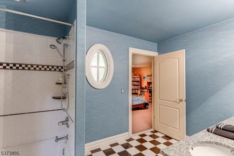 21 Stoningham Drive Warren NJ 07059