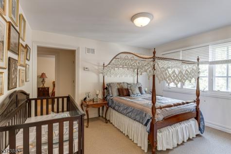 21 Stoningham Drive Warren NJ 07059