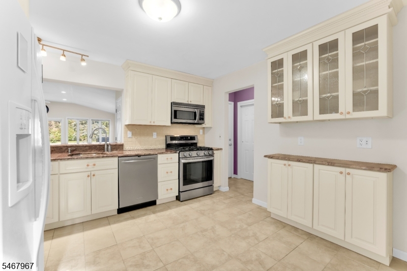 19 Crefeld Court Lincoln Park NJ 07035