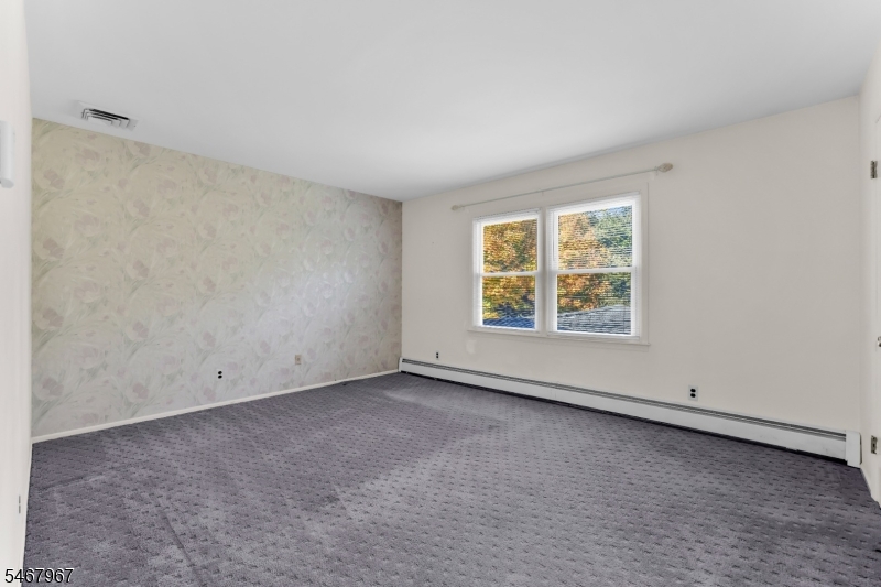 19 Crefeld Court Lincoln Park NJ 07035