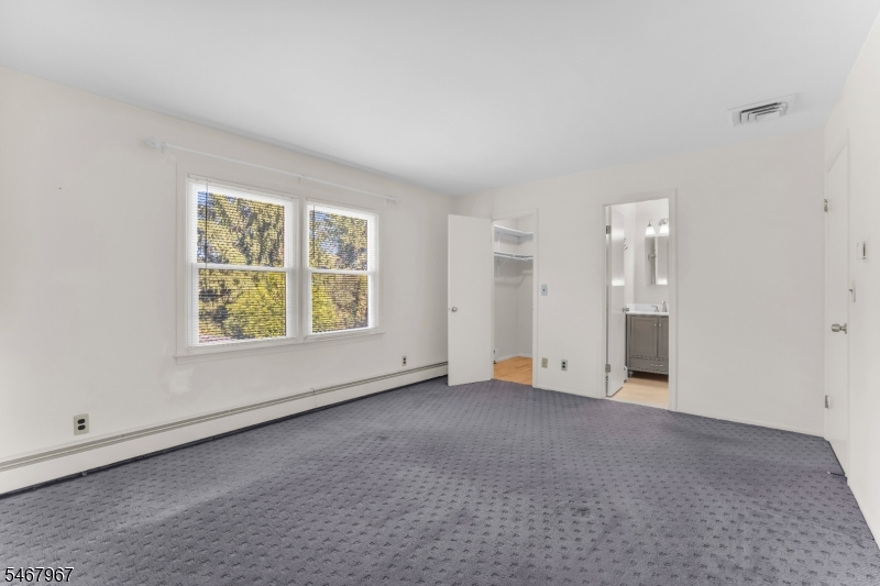 19 Crefeld Court Lincoln Park NJ 07035