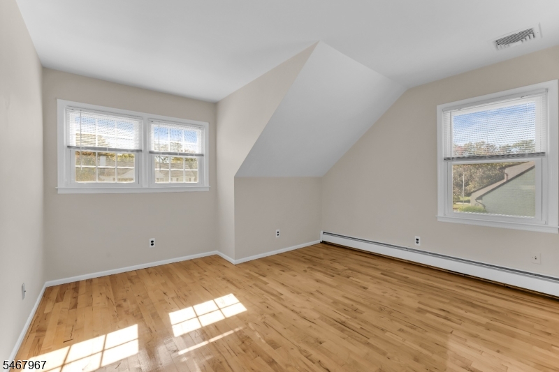 19 Crefeld Court Lincoln Park NJ 07035