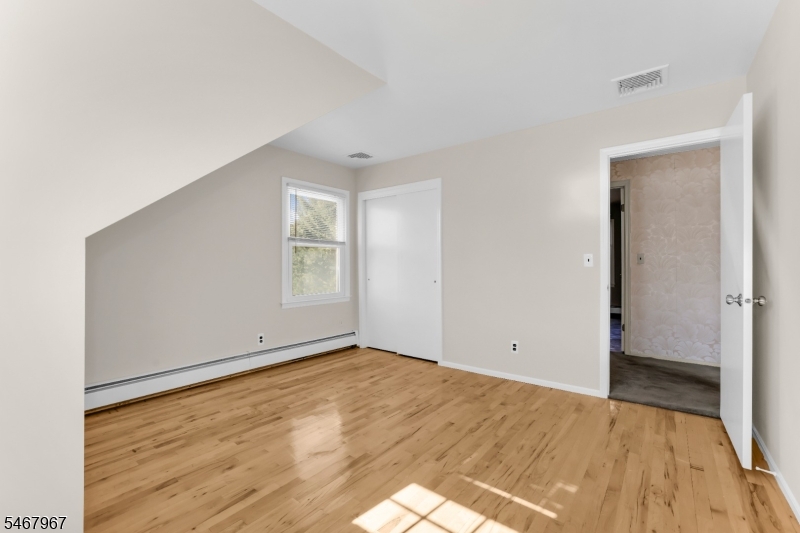 19 Crefeld Court Lincoln Park NJ 07035