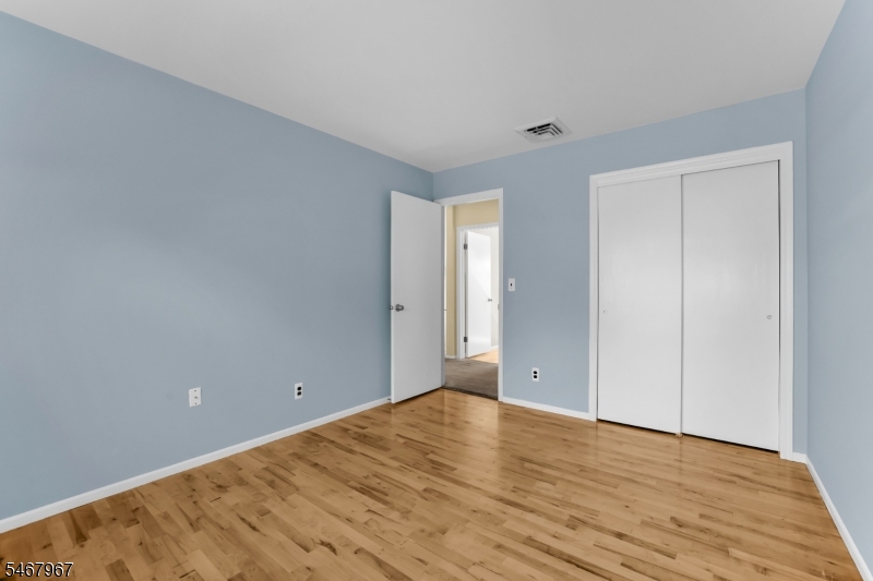 19 Crefeld Court Lincoln Park NJ 07035