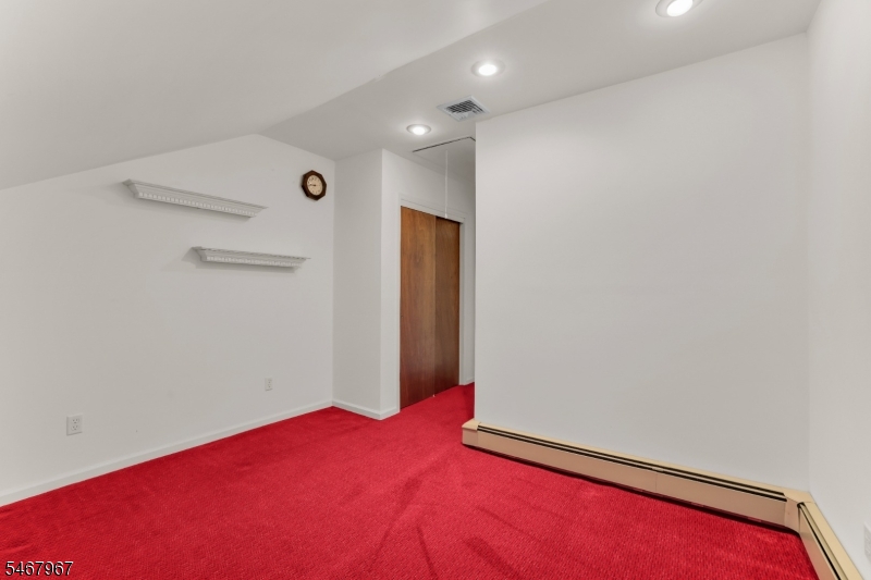 19 Crefeld Court Lincoln Park NJ 07035