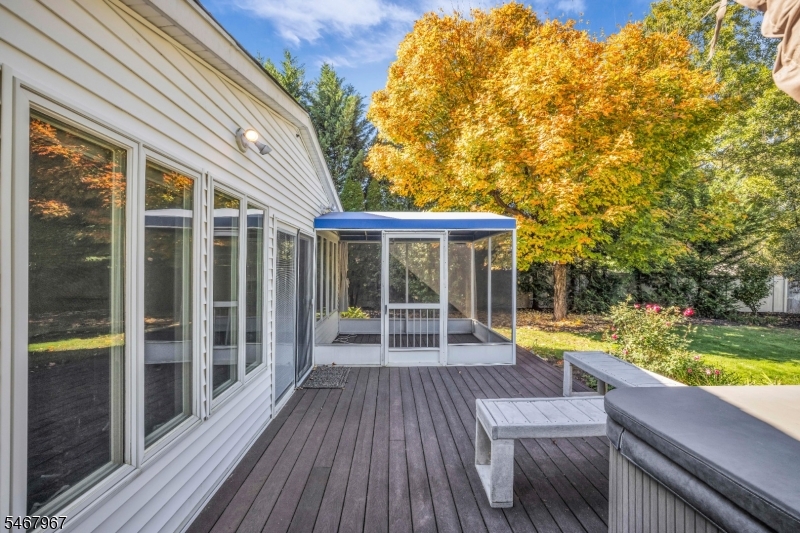 19 Crefeld Court Lincoln Park NJ 07035