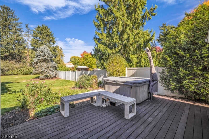 19 Crefeld Court Lincoln Park NJ 07035